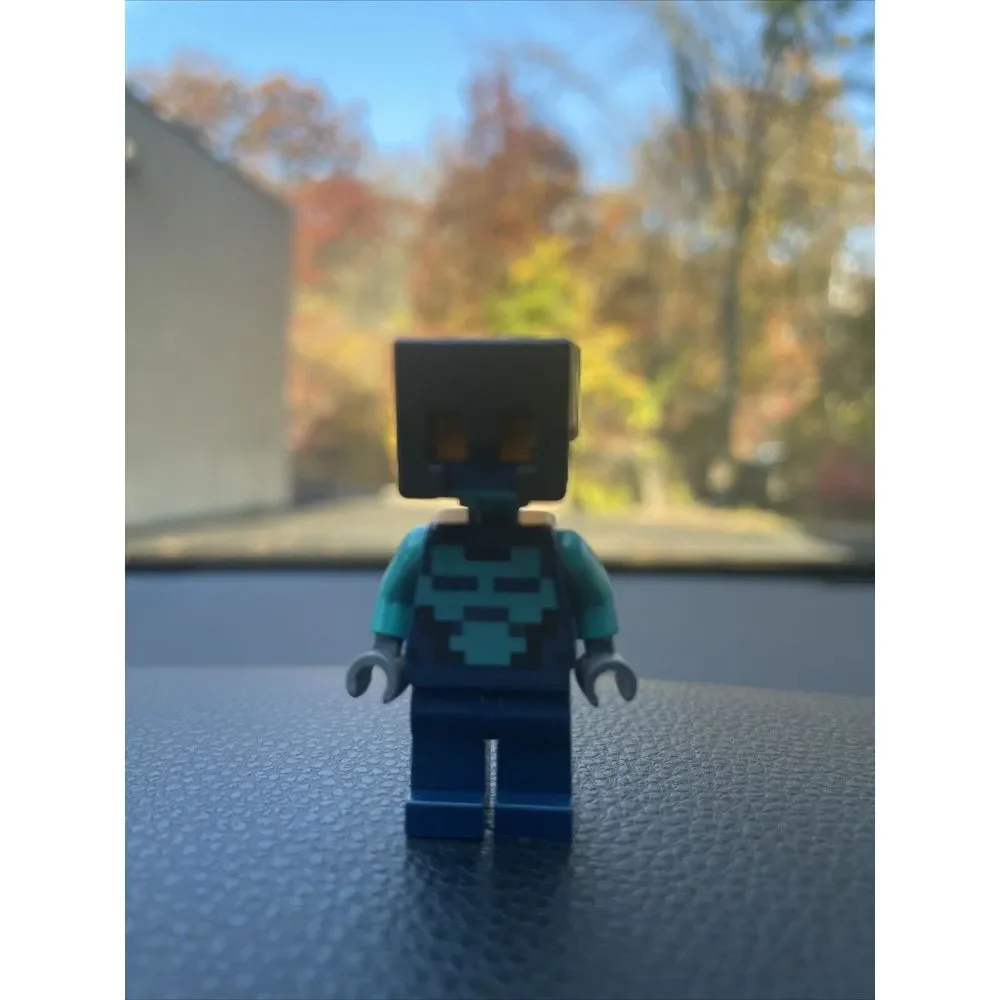 Lego Minecraft  Minifigure Min119 Nether‎ Adventurer Excellent Condition